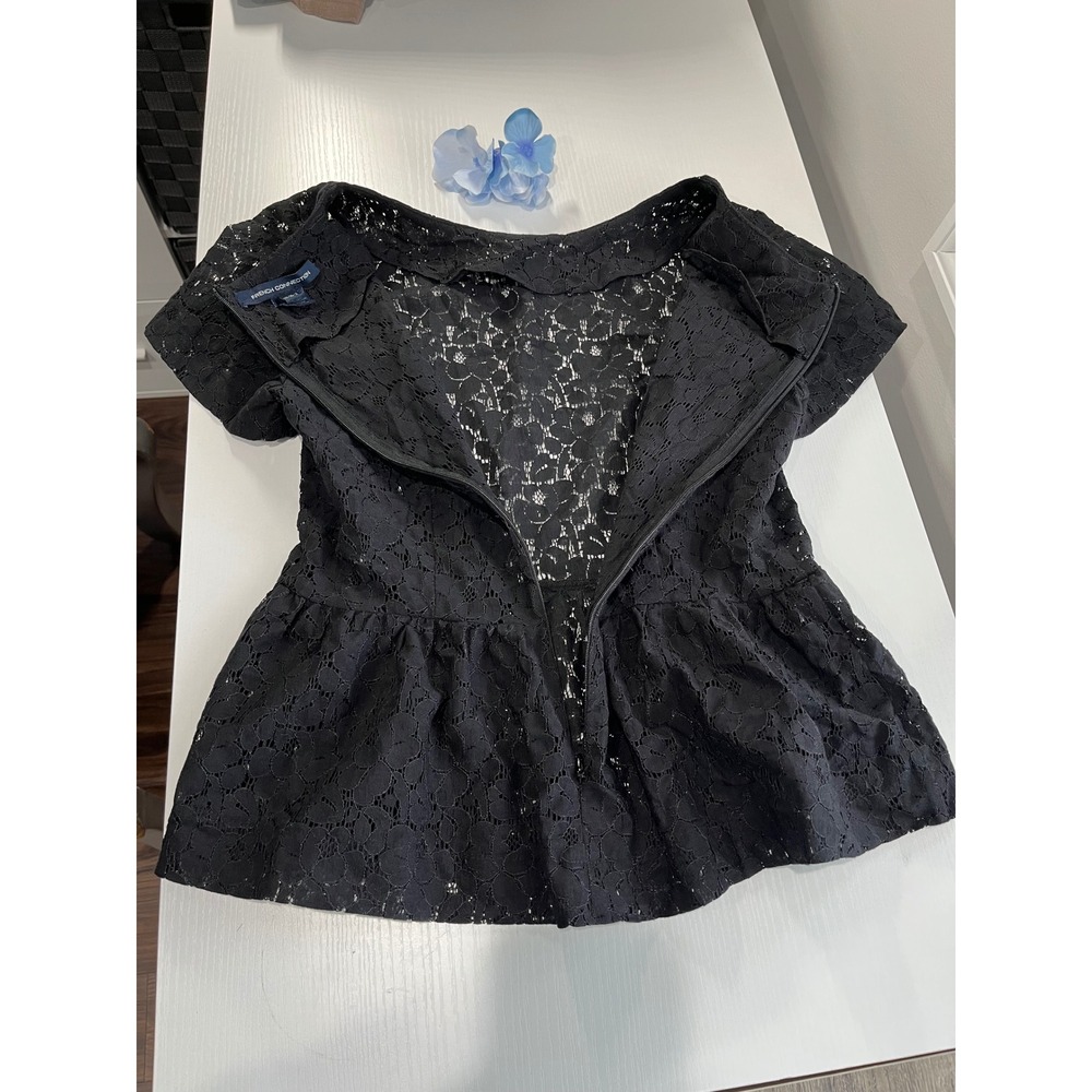 French Connection Black Lace Peplum Top Short Sleeve Zipper Back Women's Size S - Picture 8 of 8